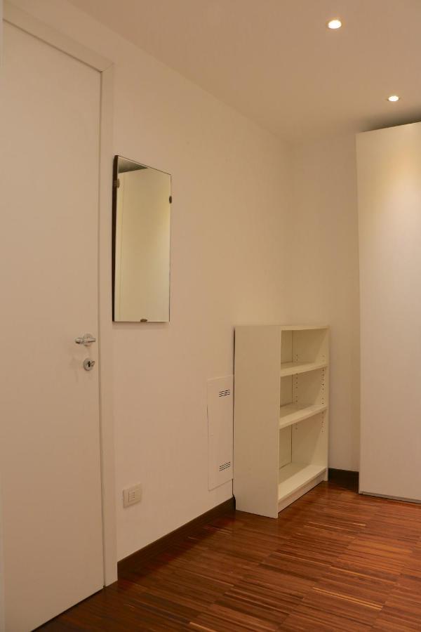 Cozy & Large Loft Famagosta Apartment Milan Bagian luar foto