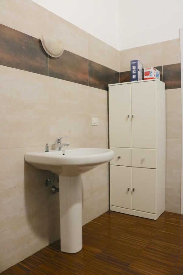 Cozy & Large Loft Famagosta Apartment Milan Bagian luar foto