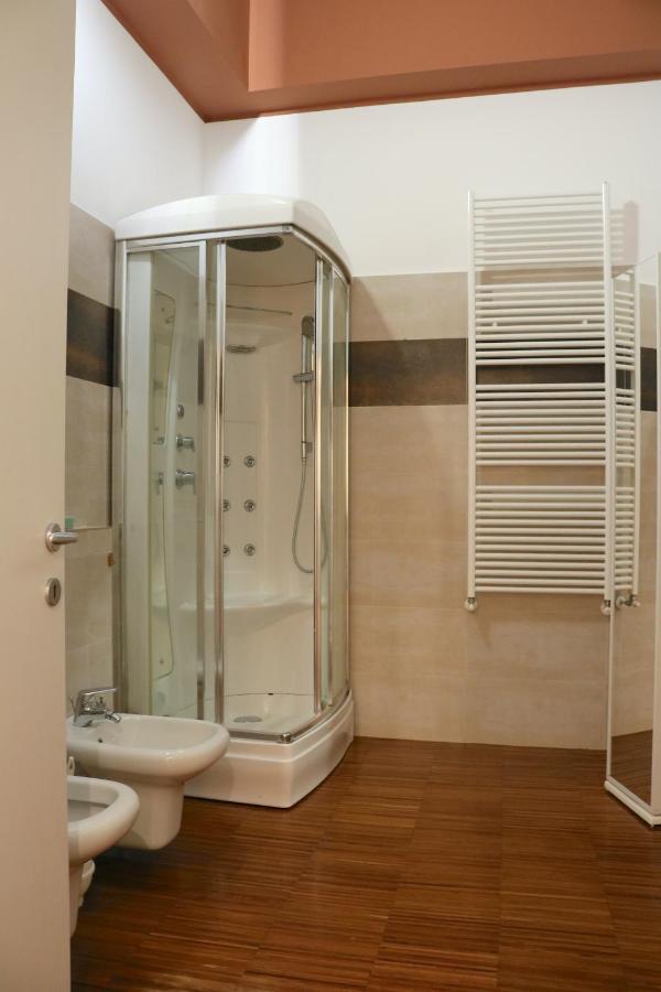Cozy & Large Loft Famagosta Apartment Milan Bagian luar foto