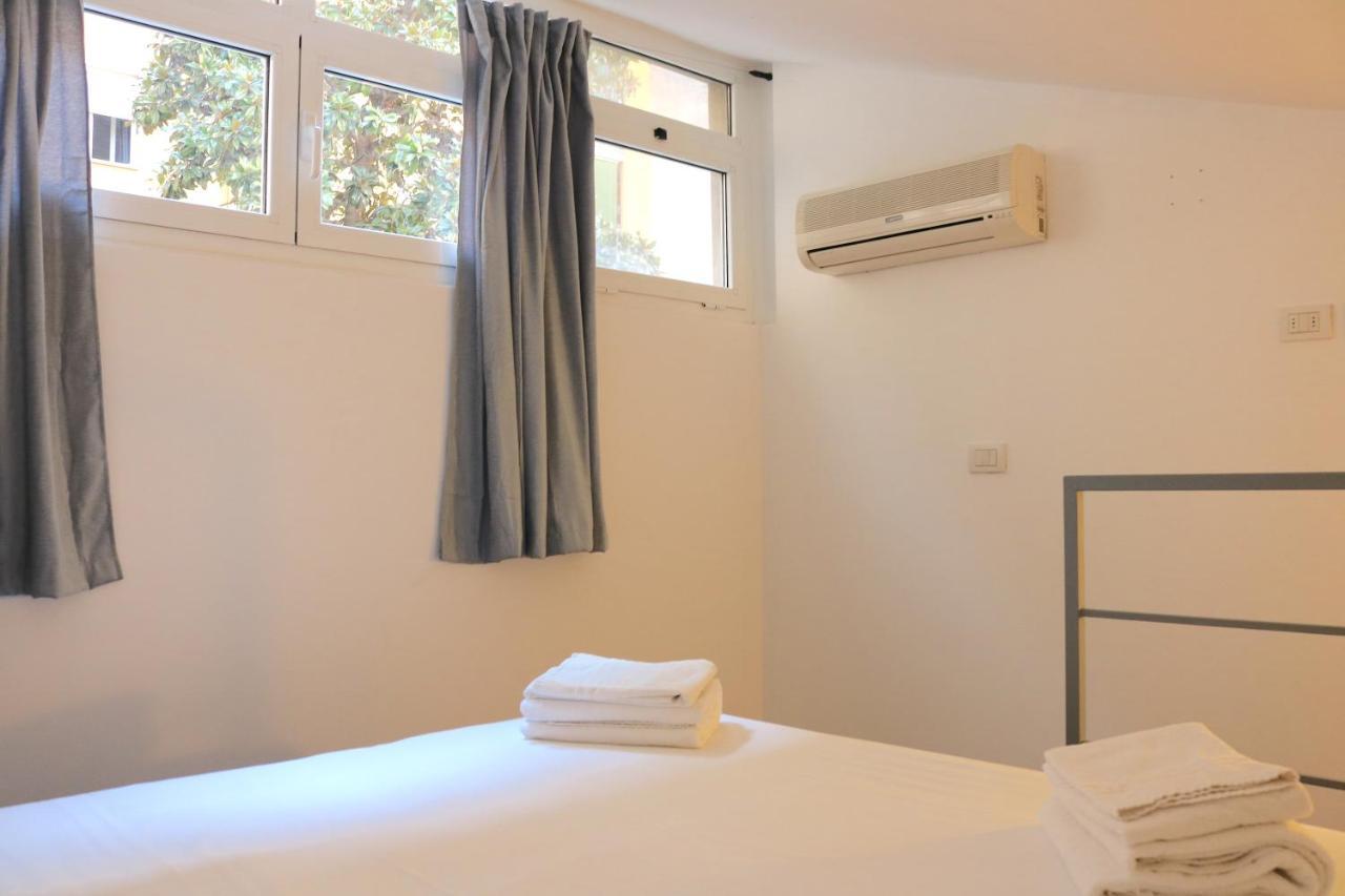 Cozy & Large Loft Famagosta Apartment Milan Bagian luar foto